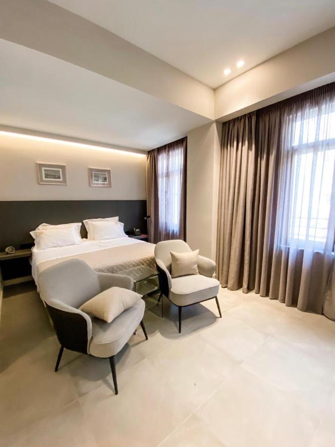 Royalty Hotel Atene Esterno foto