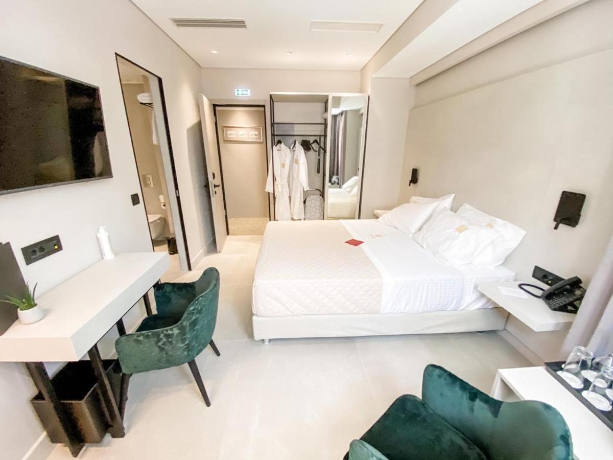 Royalty Hotel Atene Esterno foto