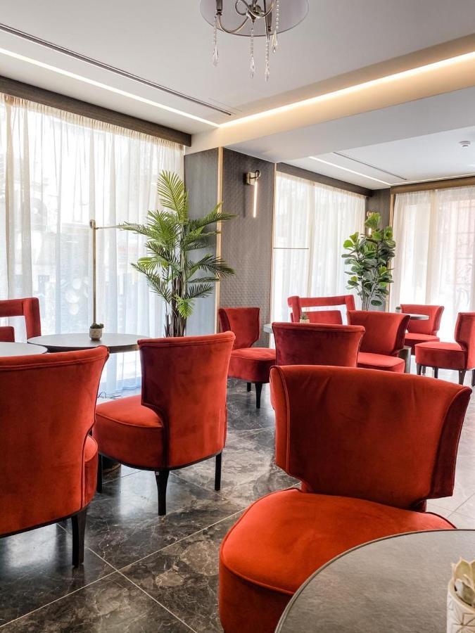 Royalty Hotel Atene Esterno foto