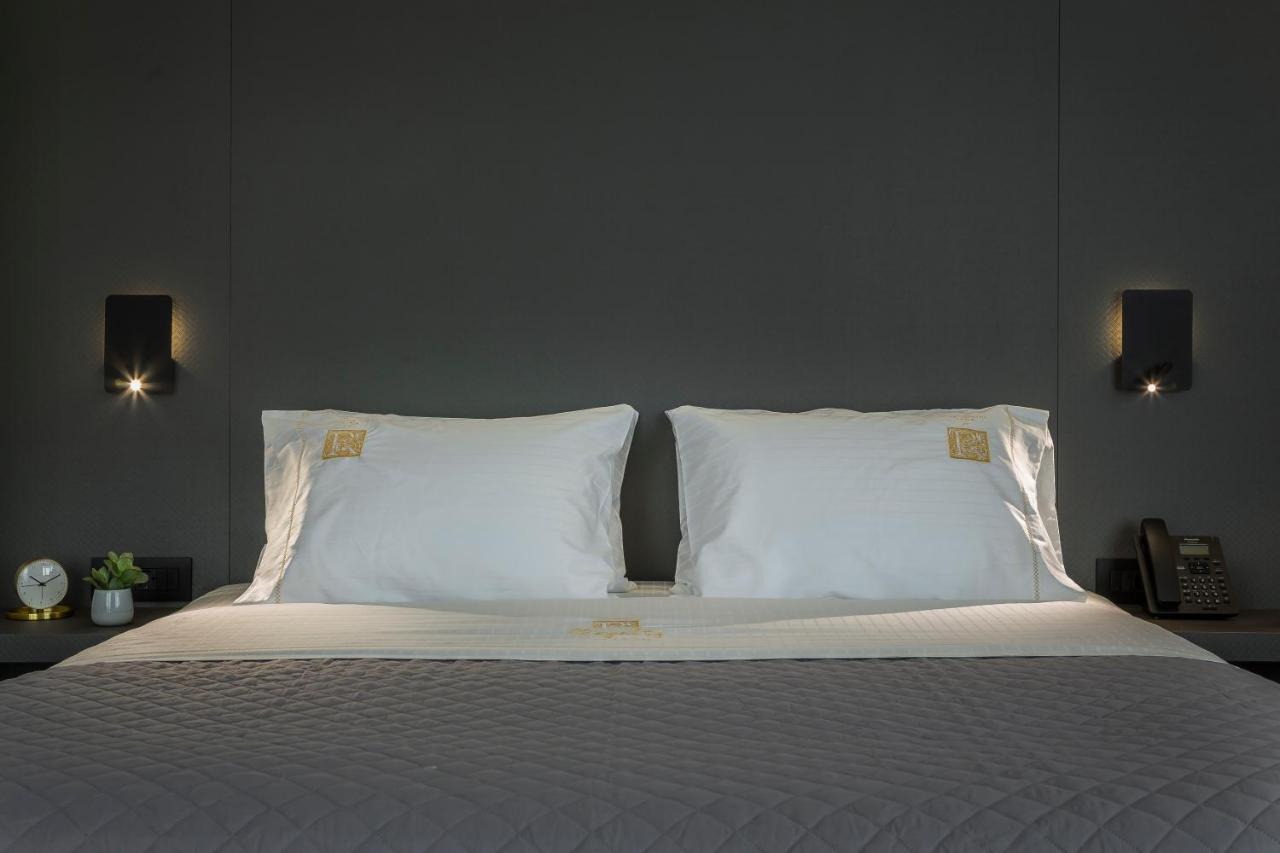 Royalty Hotel Atene Esterno foto