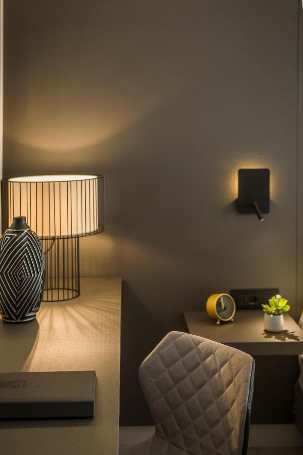 Royalty Hotel Atene Esterno foto