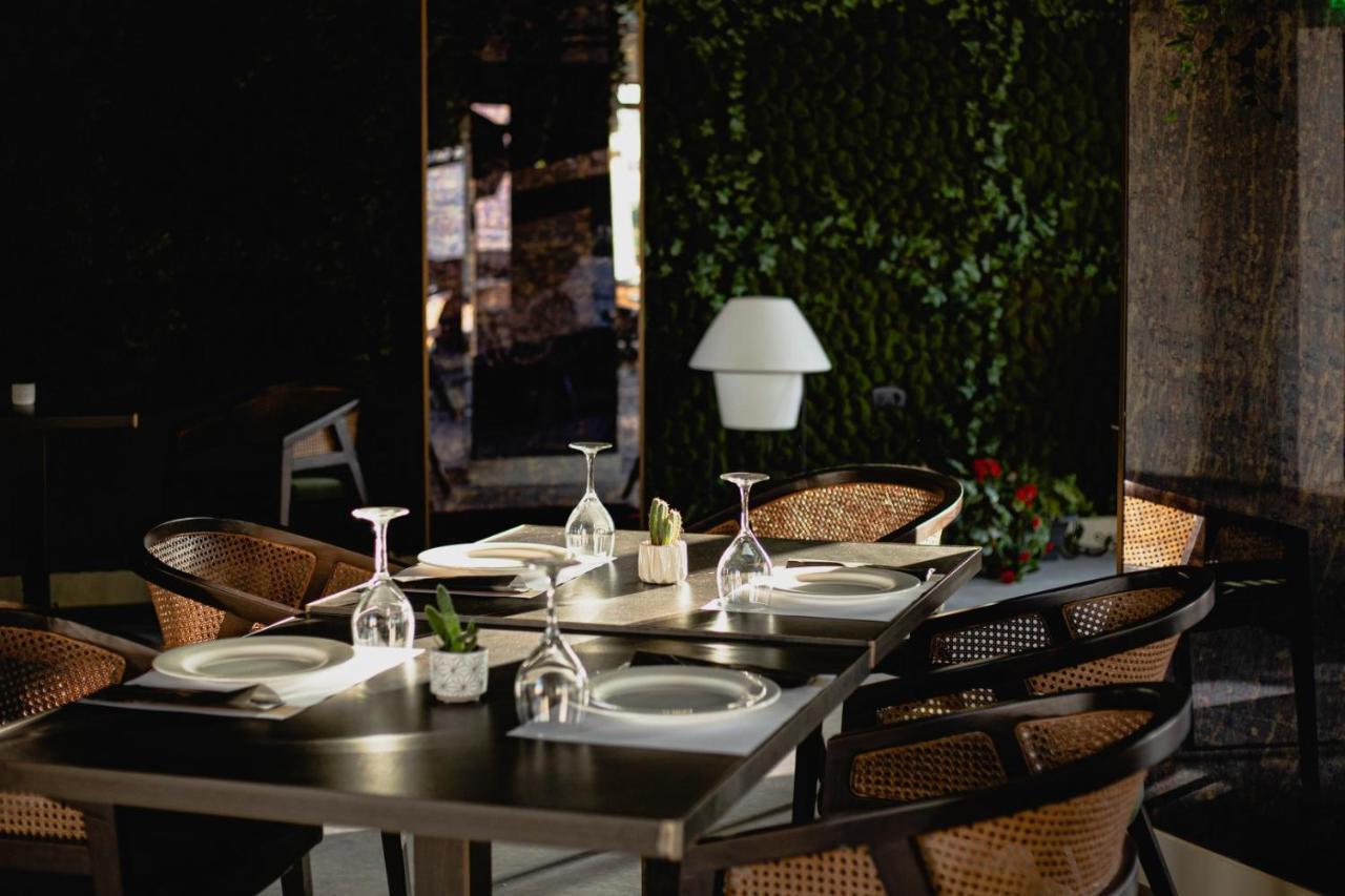 Royalty Hotel Atene Esterno foto